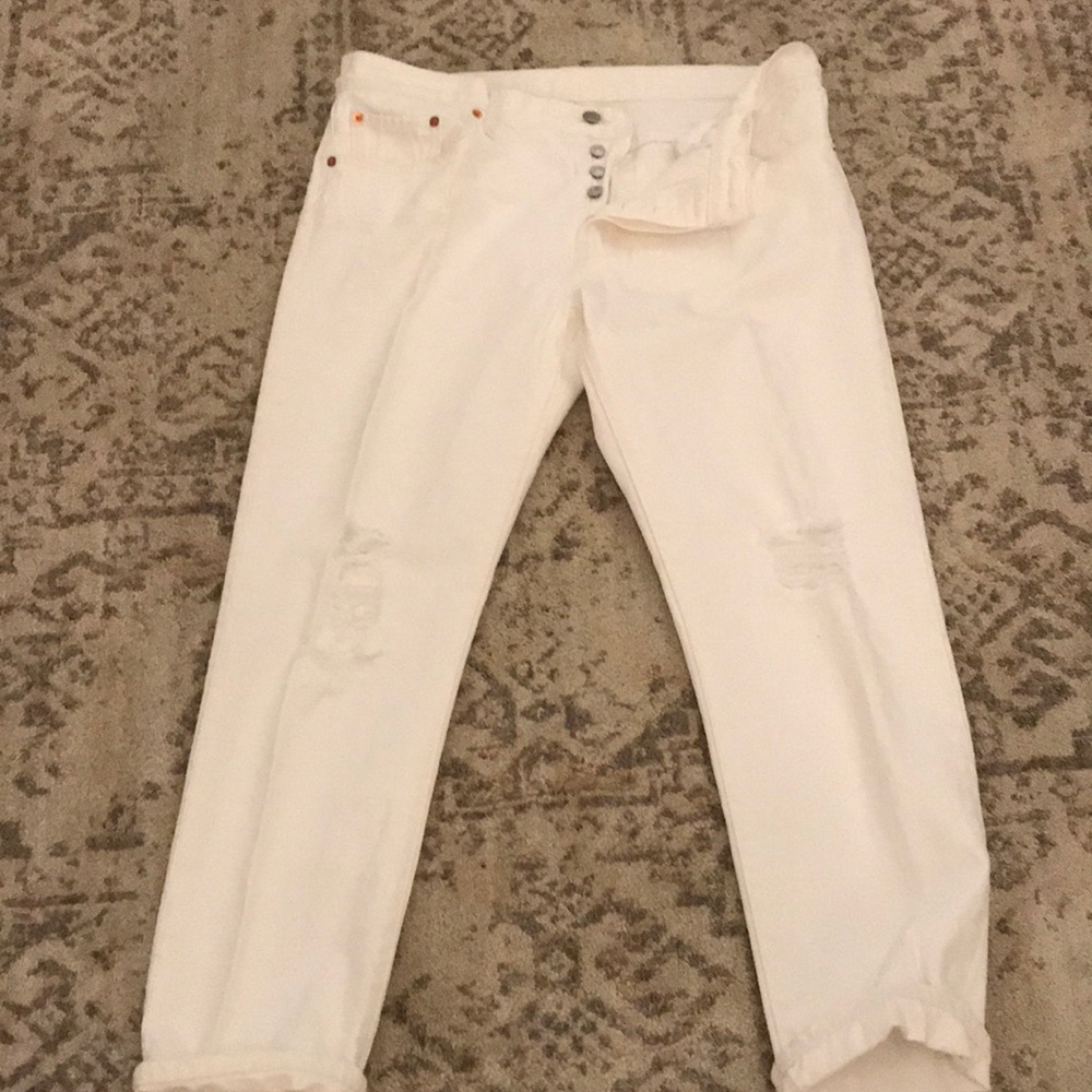 White 501 CT Levis’s: distressed w/ button fly